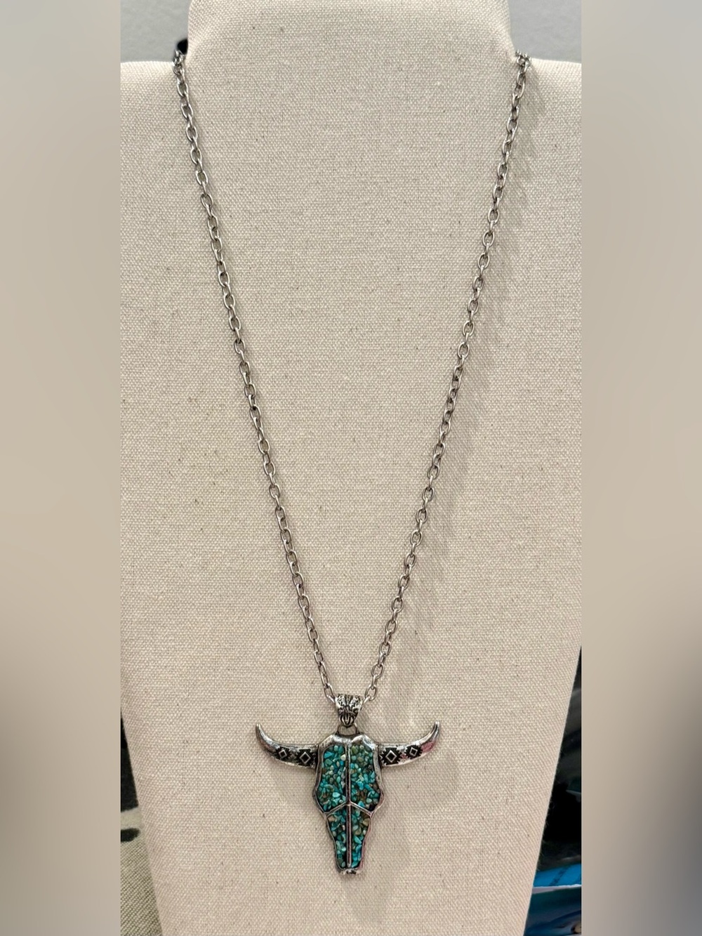 Turquoise Bull Skull Pendant Necklace - Silver Tone Women’s Jewelry